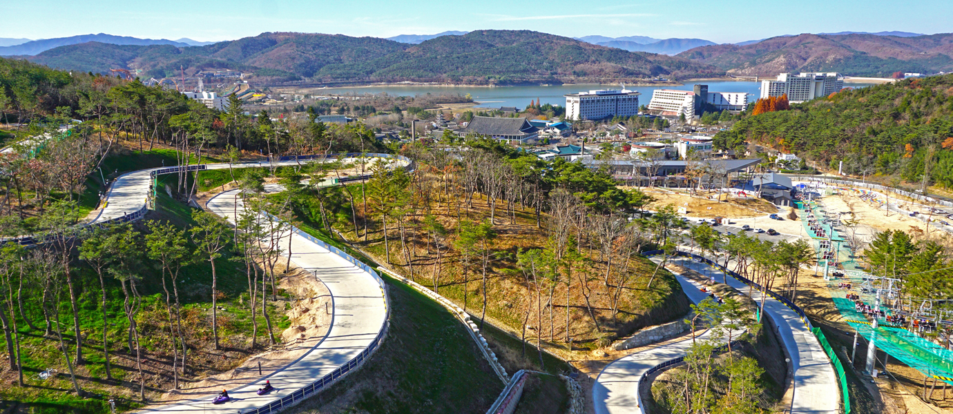 경주 루지월드 전망대의 보문호 전망