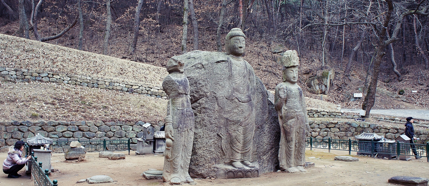 굴불사지석불상 측면 사진