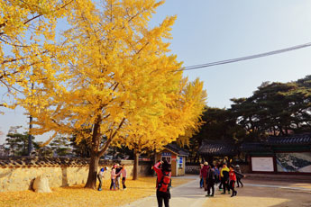 포석정 입구