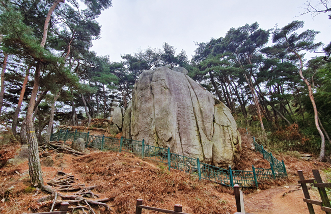 탑곡마애불상군 전경