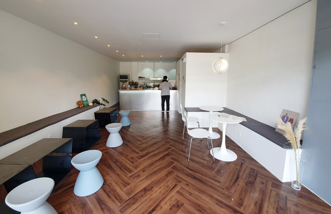 청춘과일 실내 전경