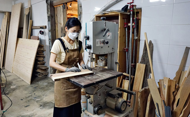 목공예 공방 ‘우드인스토리’의 원데이클래스 ‘도마만들기’ 