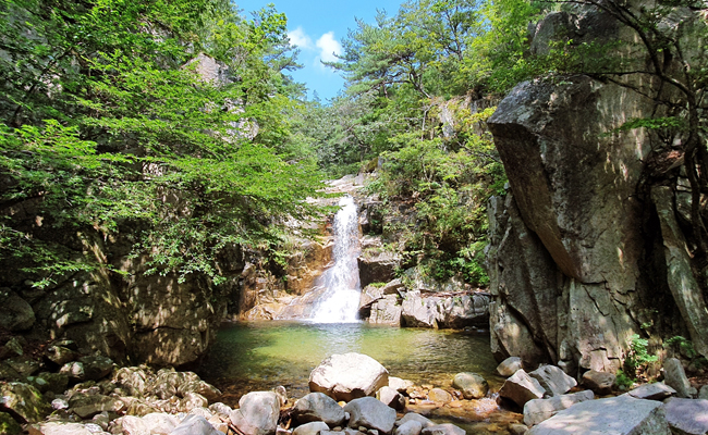 신문왕 호국행차길의 하이라이트 ‘용연폭포’