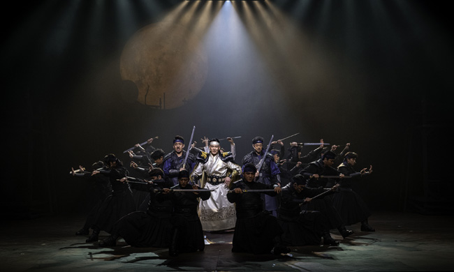 정동극장 경주브랜드공연 ‘용화향도’ 공연장면 3