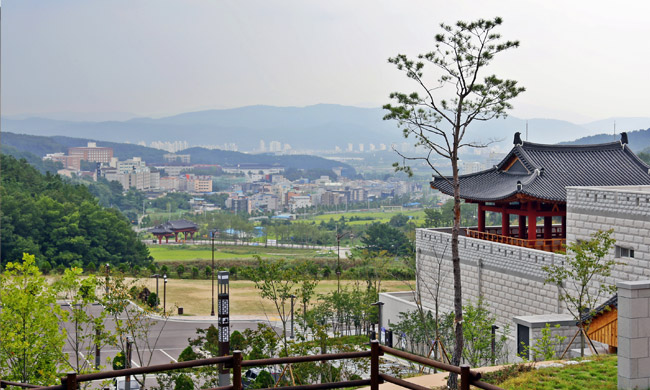 경주 화랑마을 외부에서 바라본 경주시내