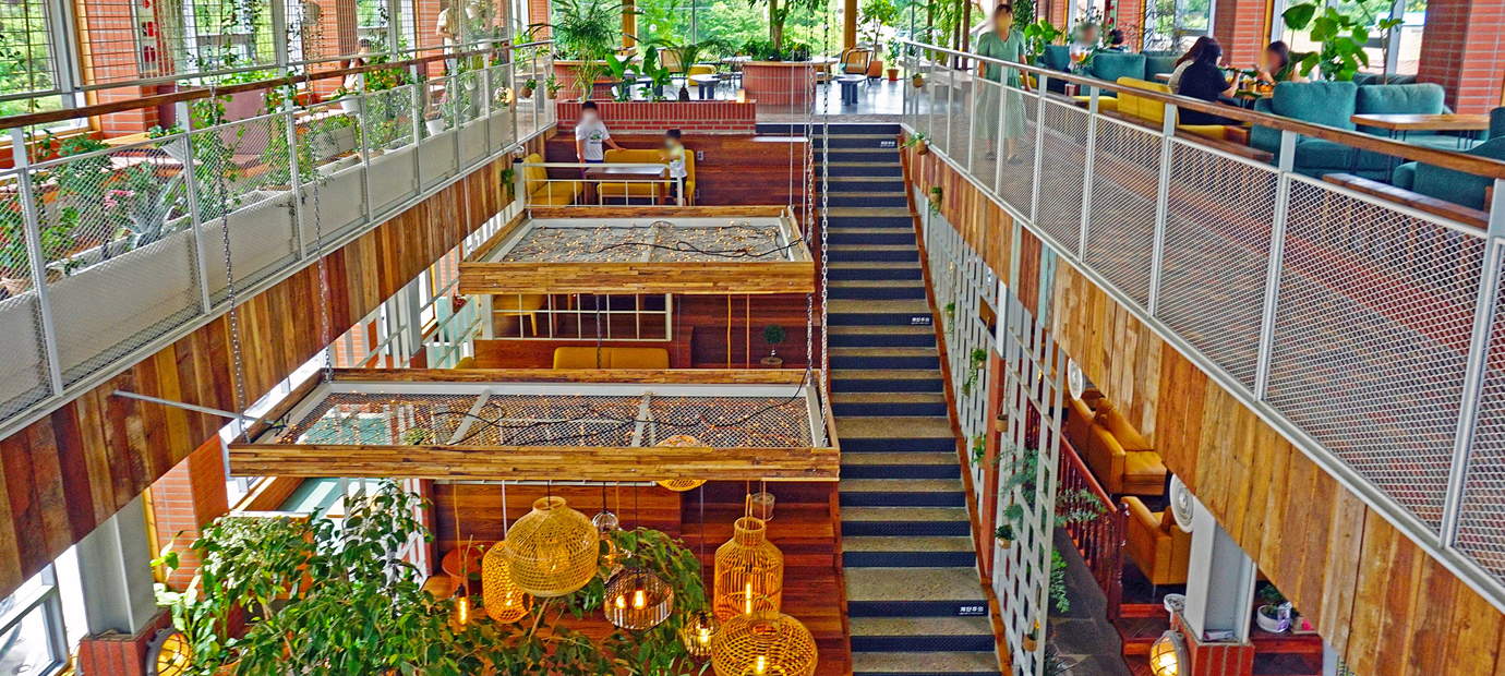 경주 창고형 카페 ‘소풍가다’ 