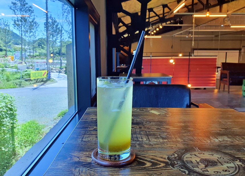 경주 창고형 카페 ‘경주창고’