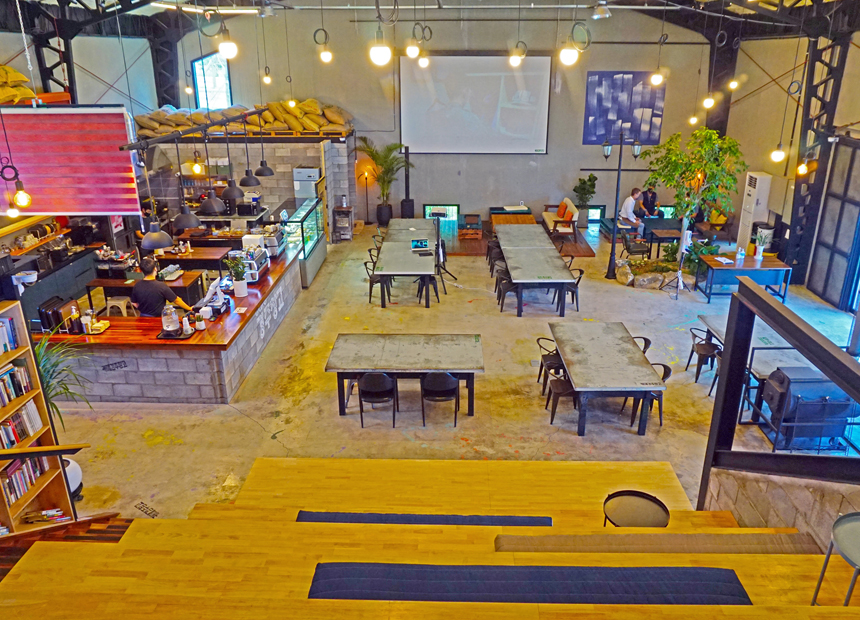 경주 창고형 카페 ‘경주창고’