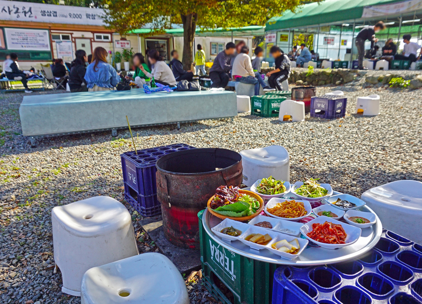 암행어사 농원 야외 테이블 전경