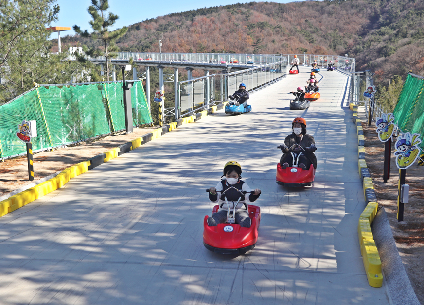 사계절 액티비티 ‘경주 루지월드’