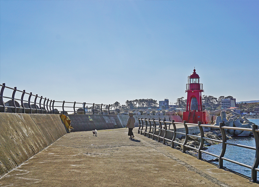 경주 척사 방파제 등대