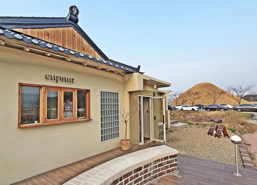 황남동 베이커리 카페 ‘컵넛’