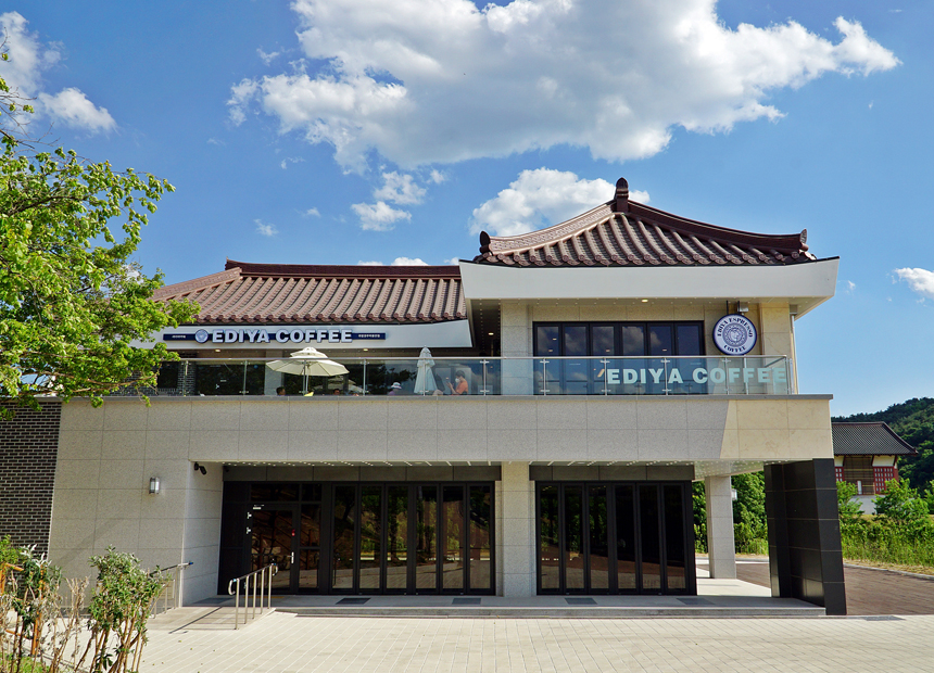 수막새 마들렌이 있는 ‘이디야 국립경주박물관점’