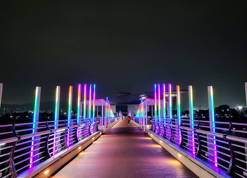 형산강 위의 월령교 