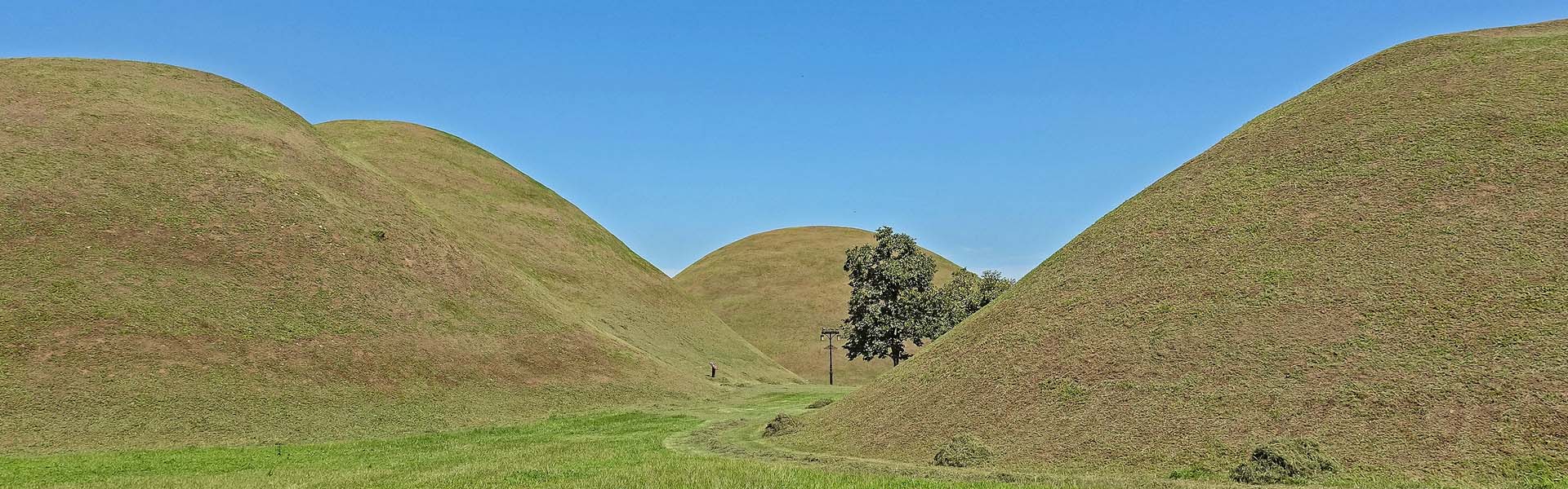 노서동 고분군 산책로