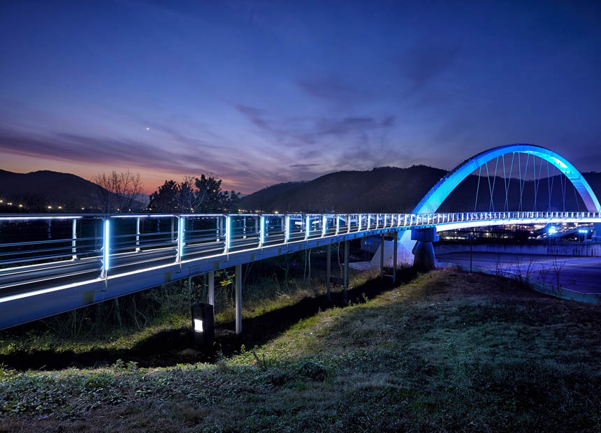 물너울공원과 물너울교 (사진제공. 경상북도문화관광공사)