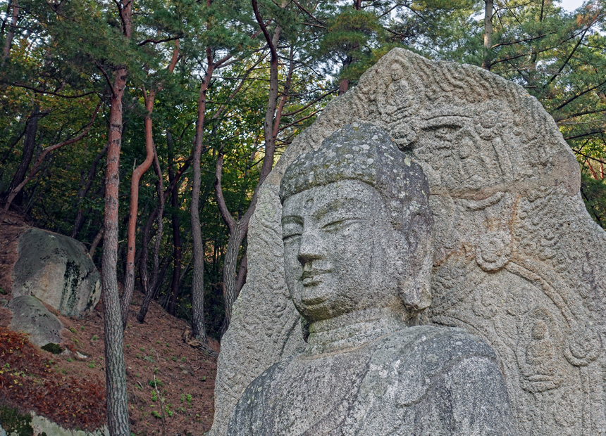 경주 남산 미륵곡 석조여래좌상