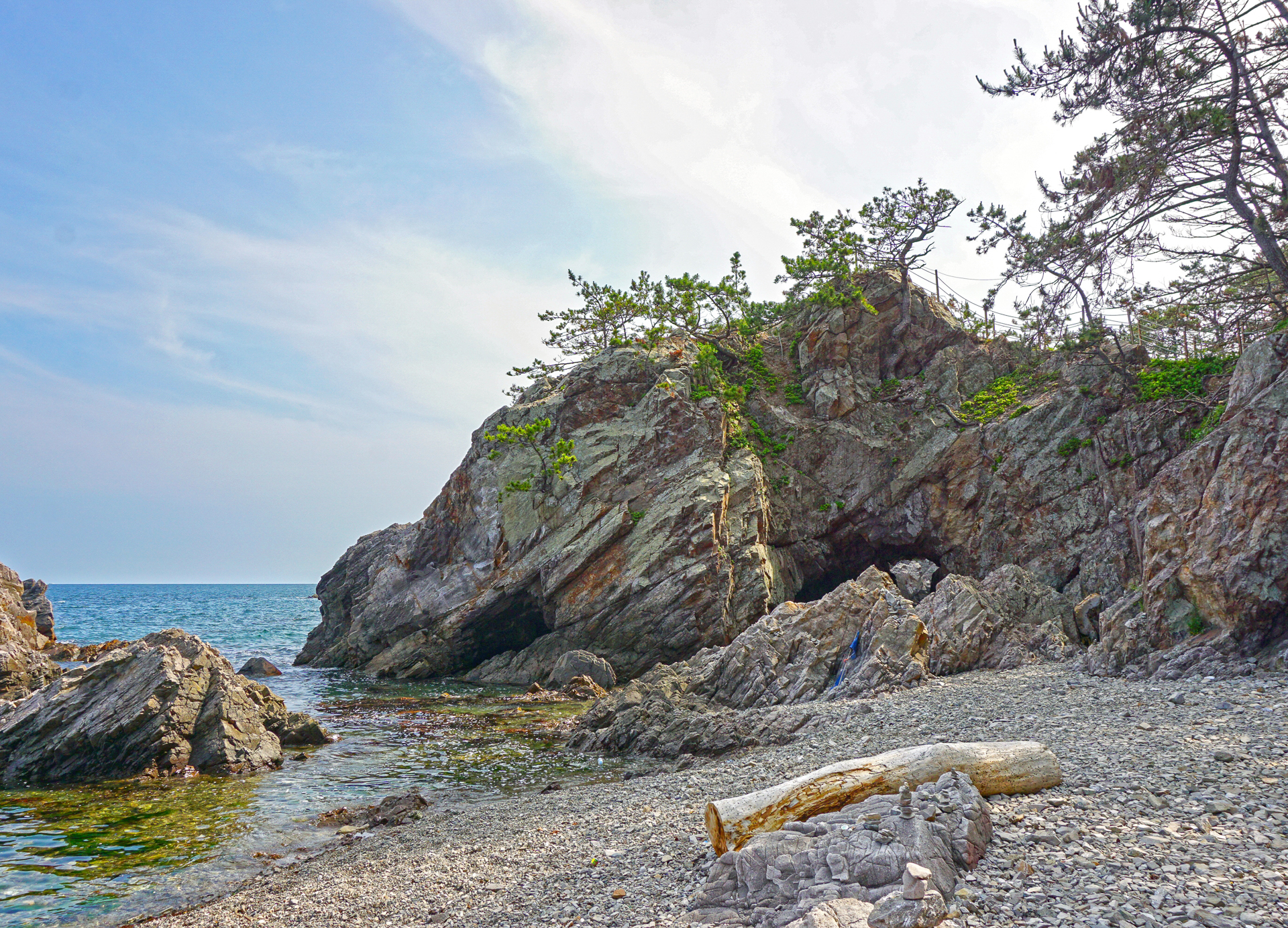 사룡굴 전경