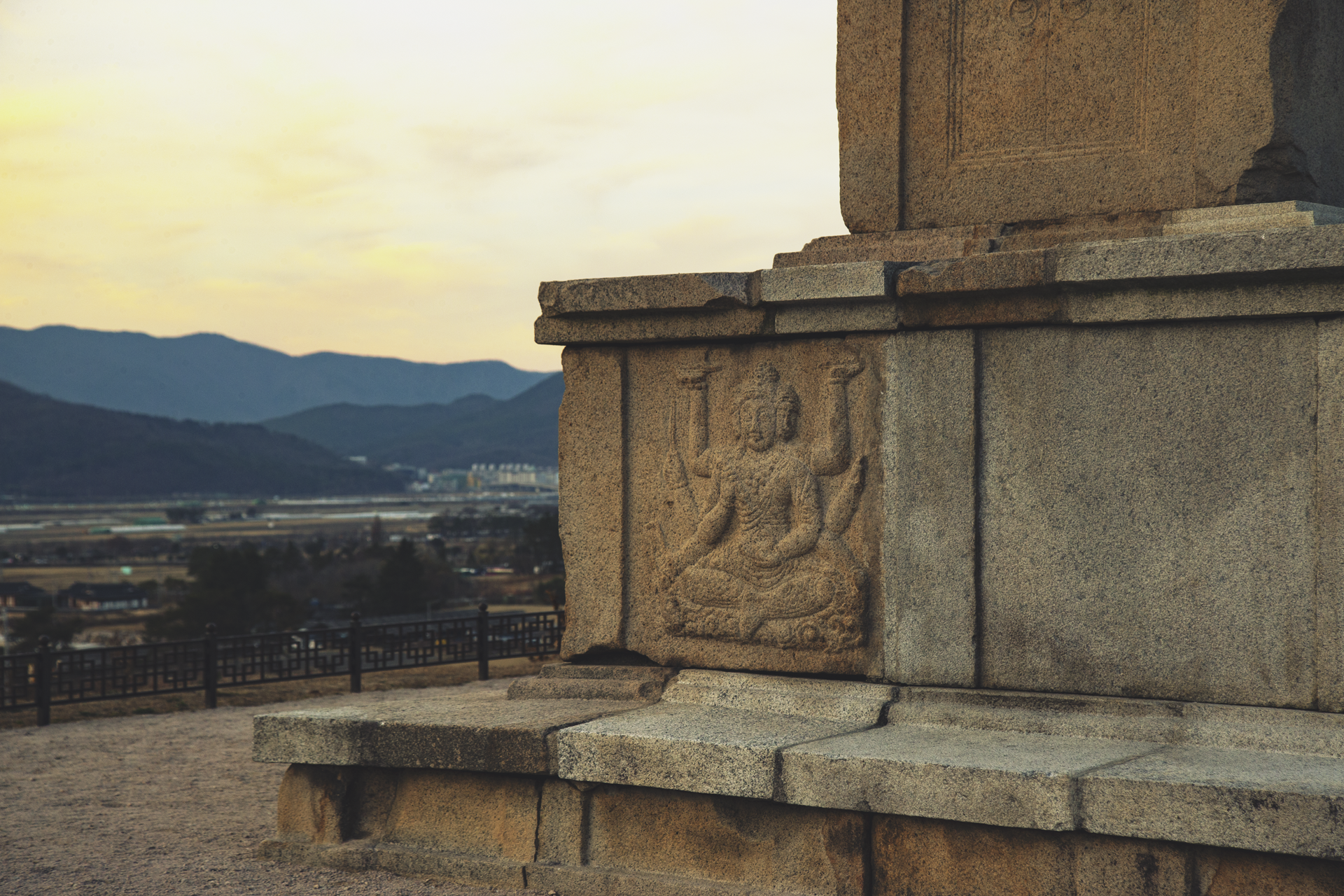 창림사지 삼층석탑