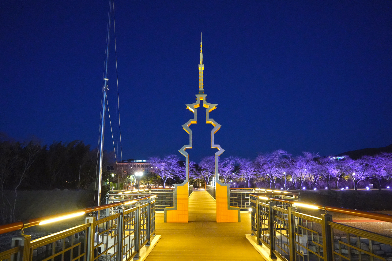 보문호 사랑교의 밤