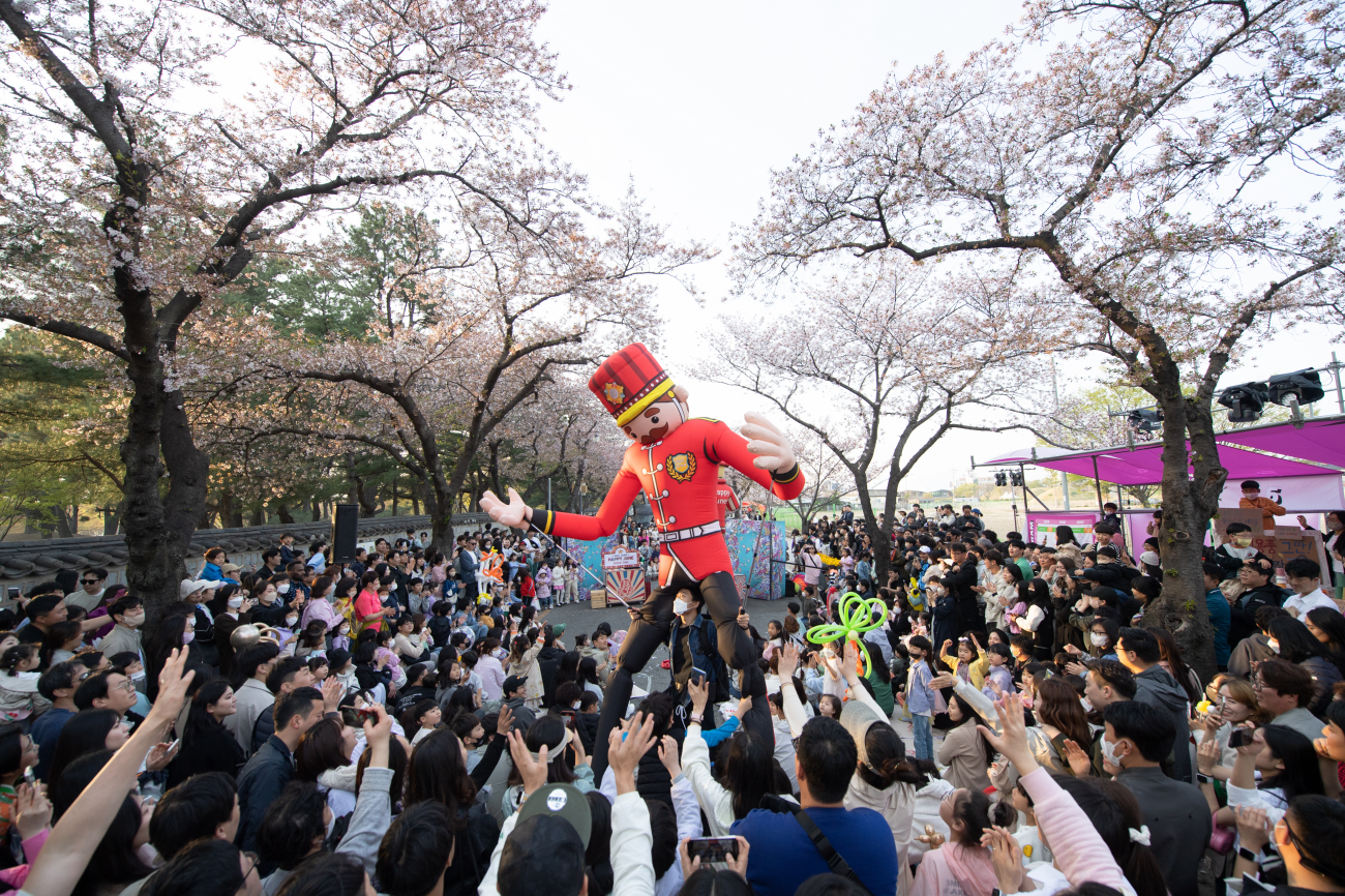 대릉원 돌담길 축제 (지난 행사 장면)