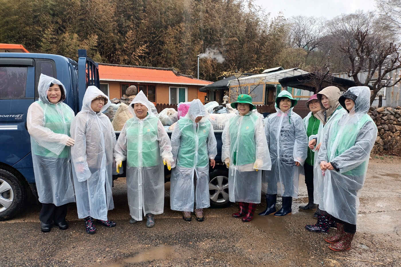 보덕동 새마을부녀회, 봄 맞아 신평천 등 일대서 환경정비 실시