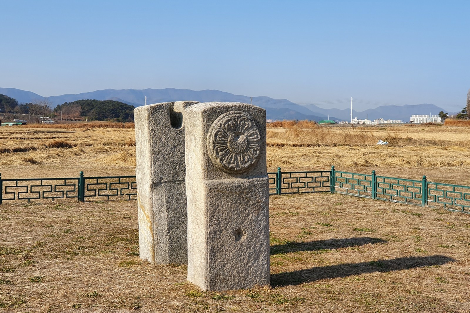 경주 보문사지 연화문 당간지주