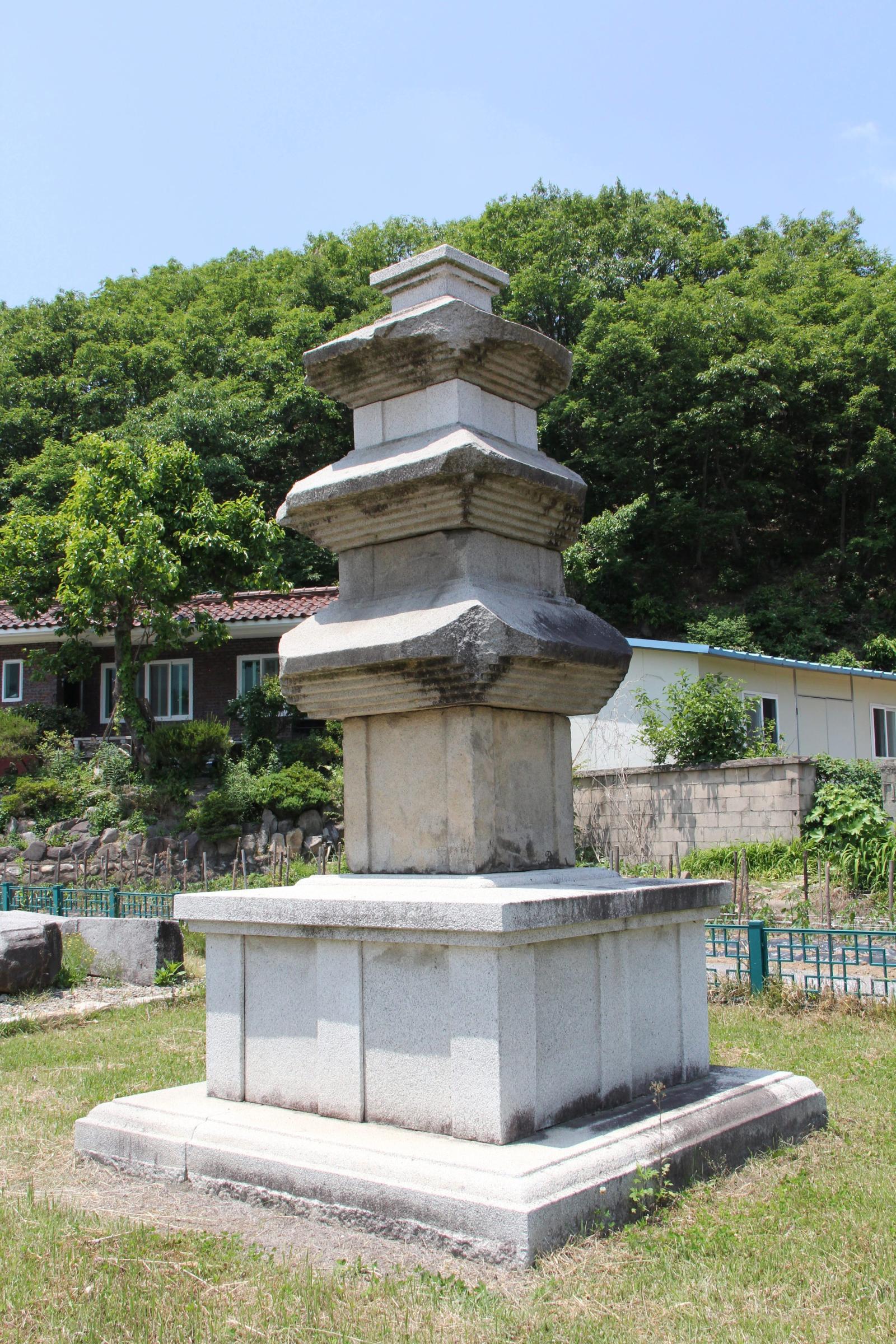 경주남사리북삼층석탑2