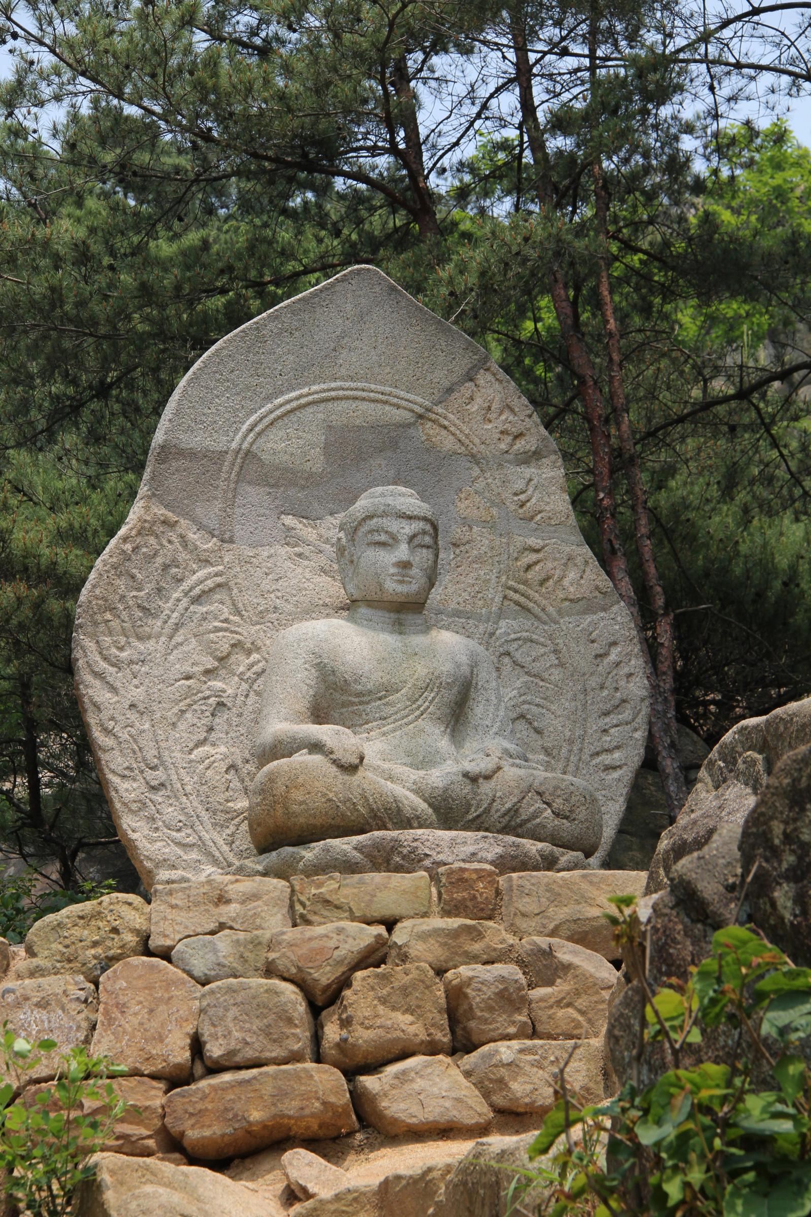 삼릉계석불좌상