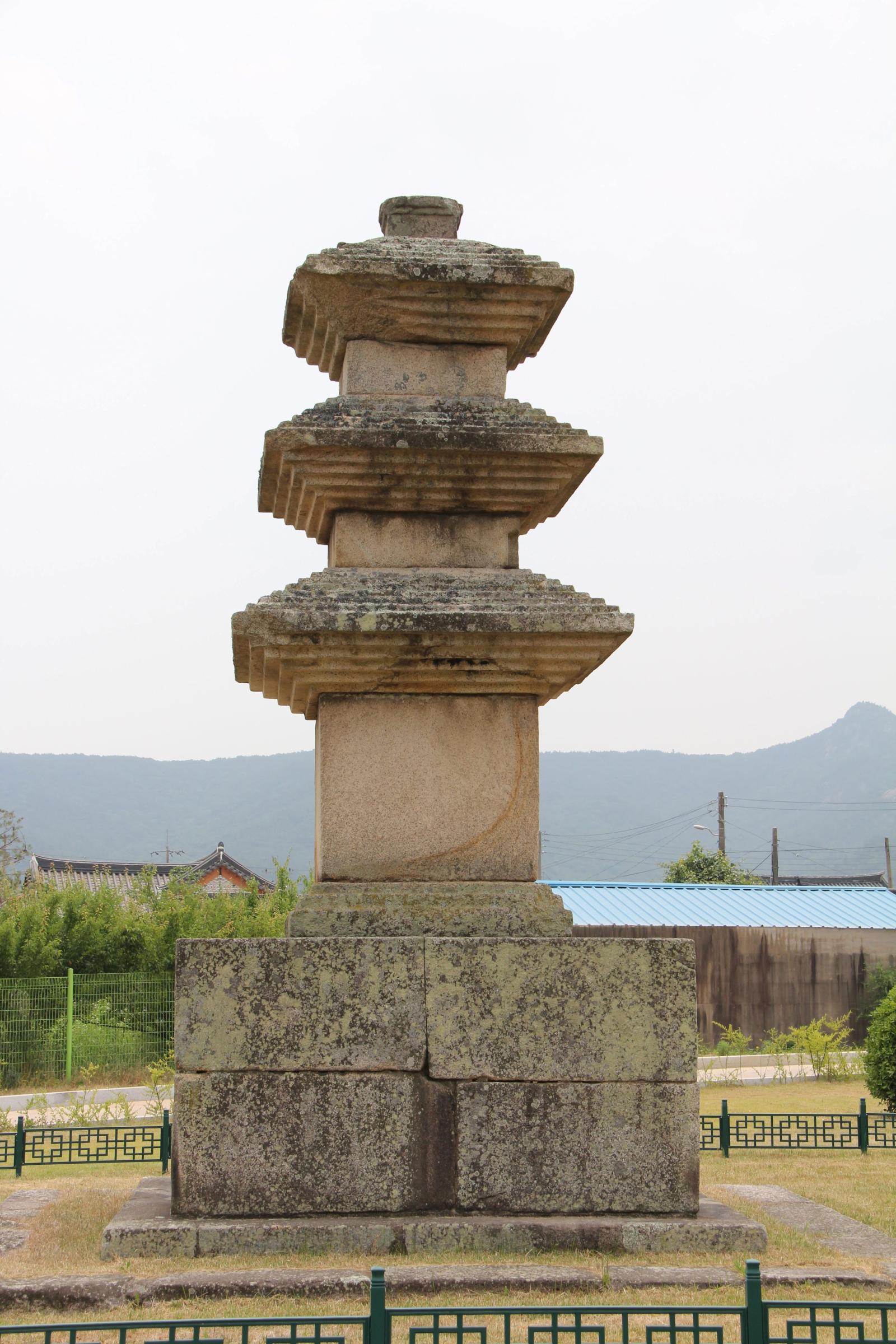 남산리삼층석탑2