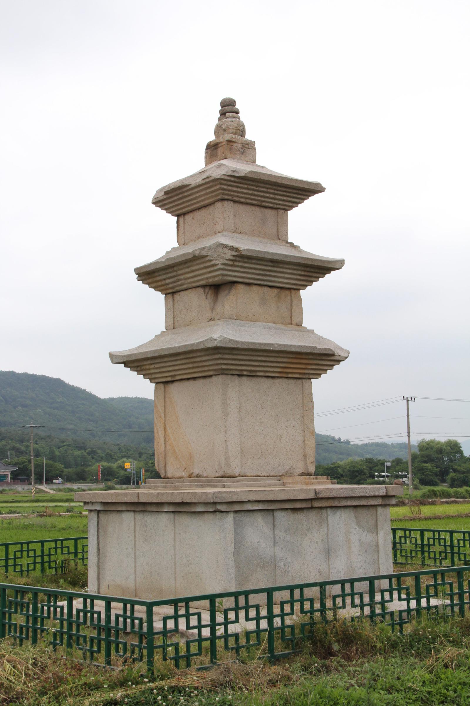 천군리삼층석탑8