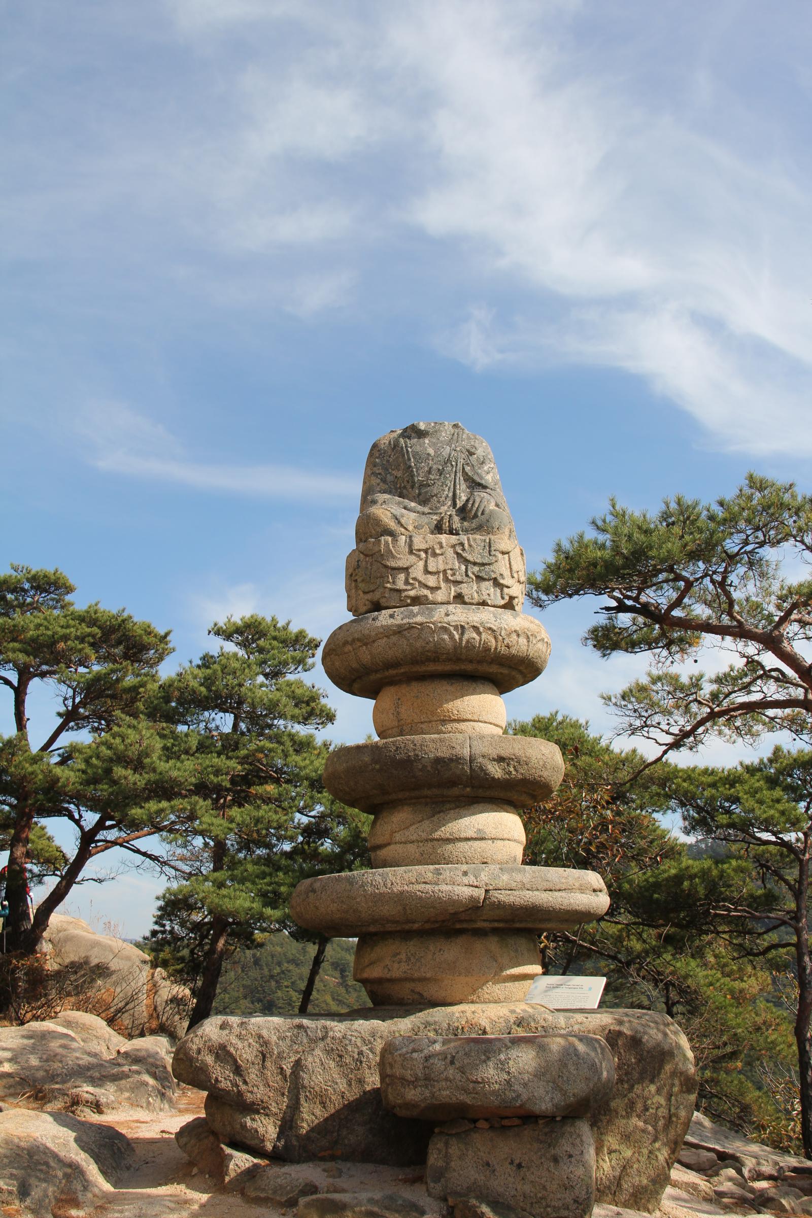 용장사곡석조여래좌상
