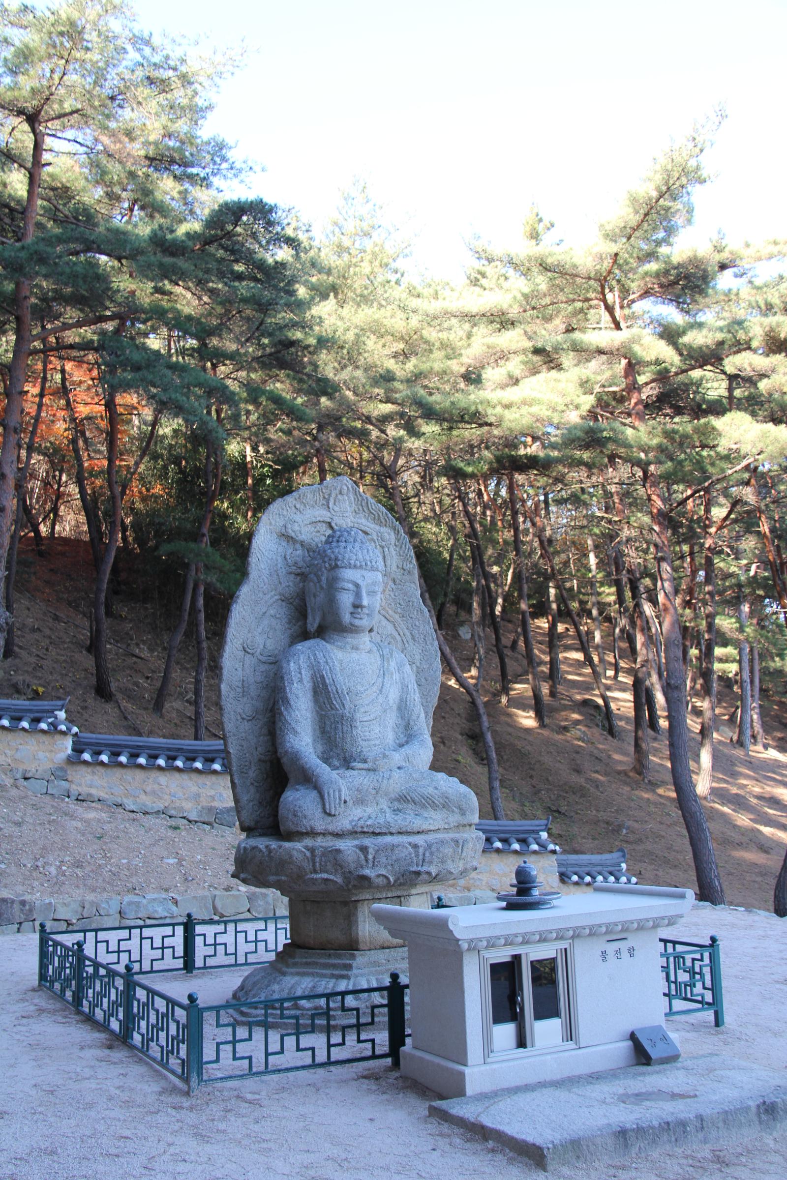 남산미륵곡석조여래좌상2