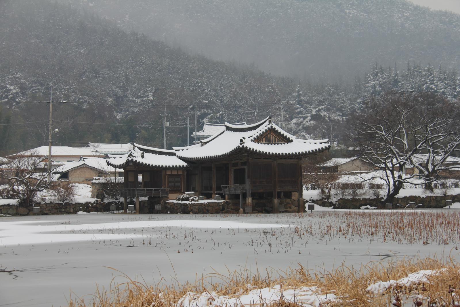 서출지설경