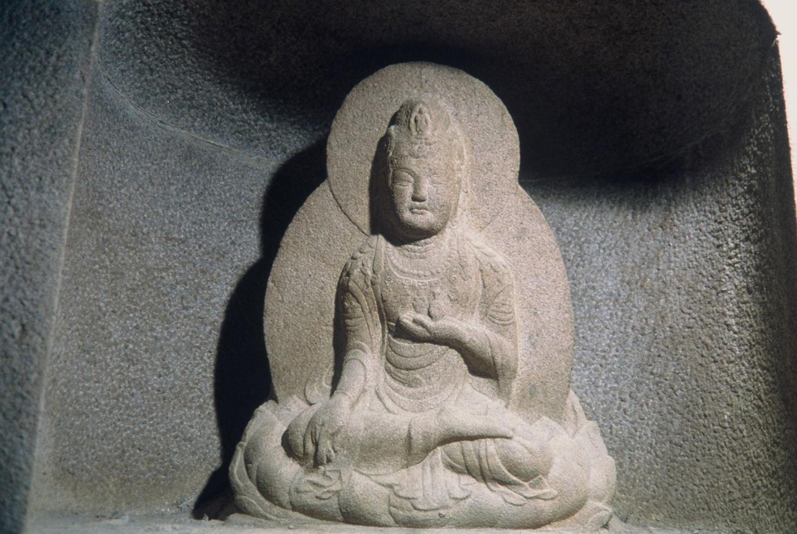 석굴암감실불10
