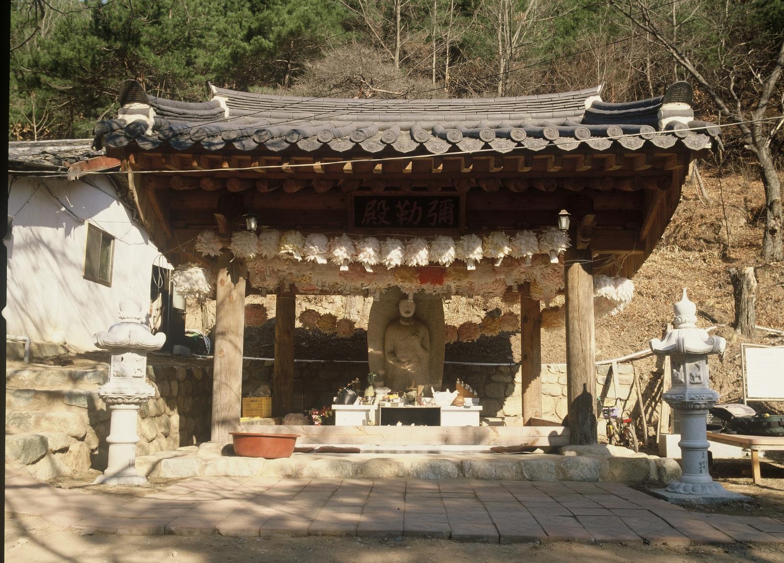 근계리입불상4