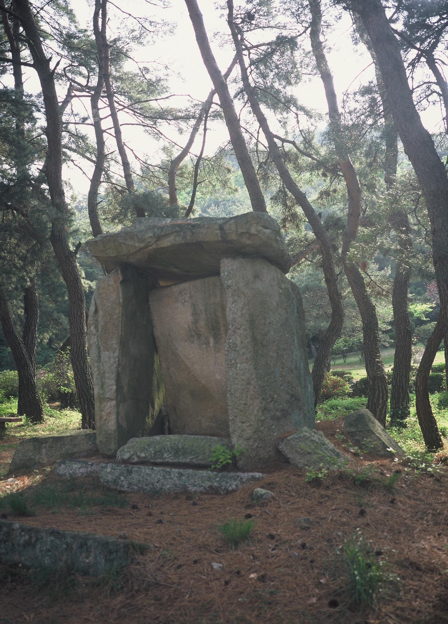 남산동석조감실2