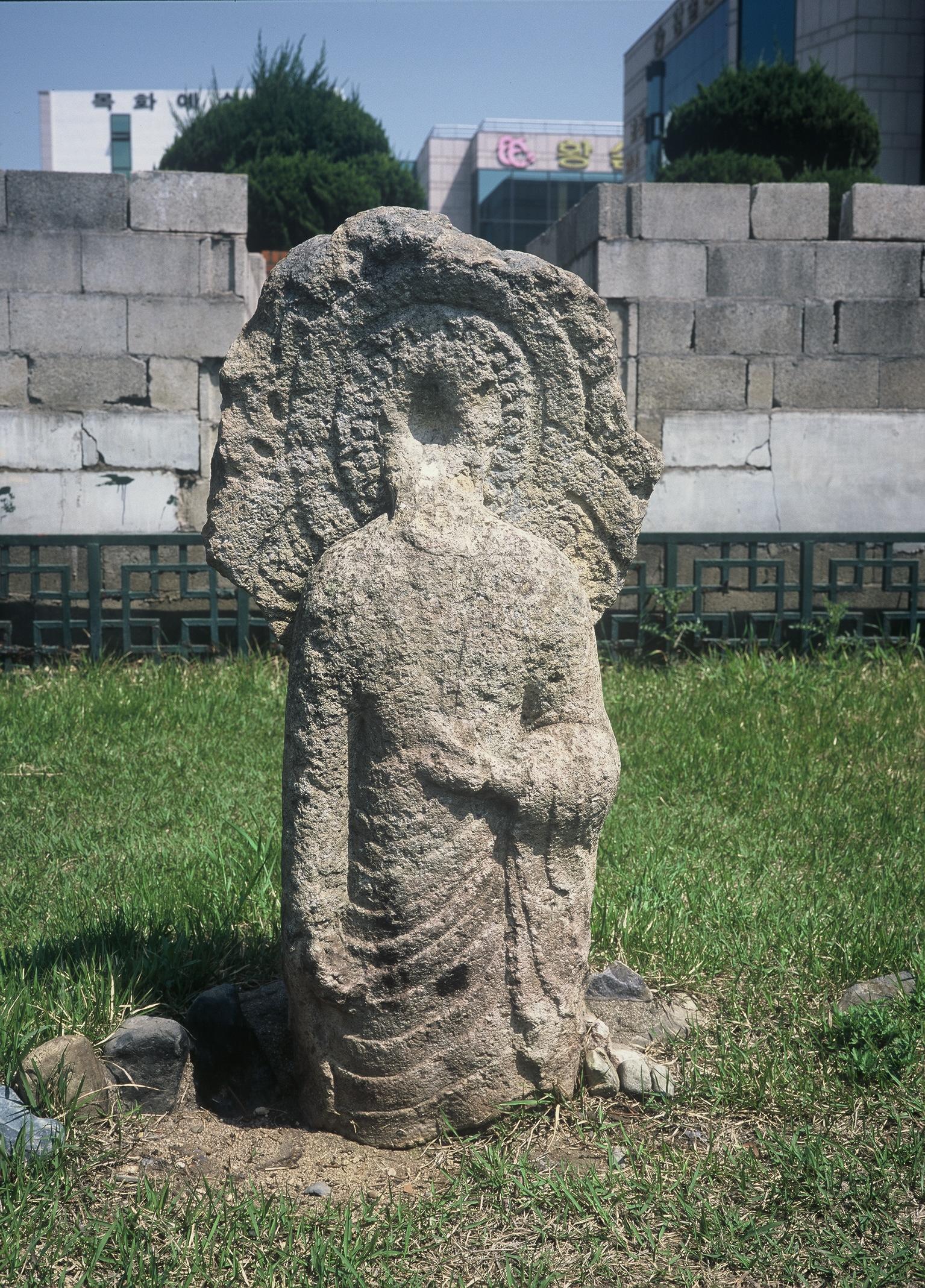 노서동석불입상2