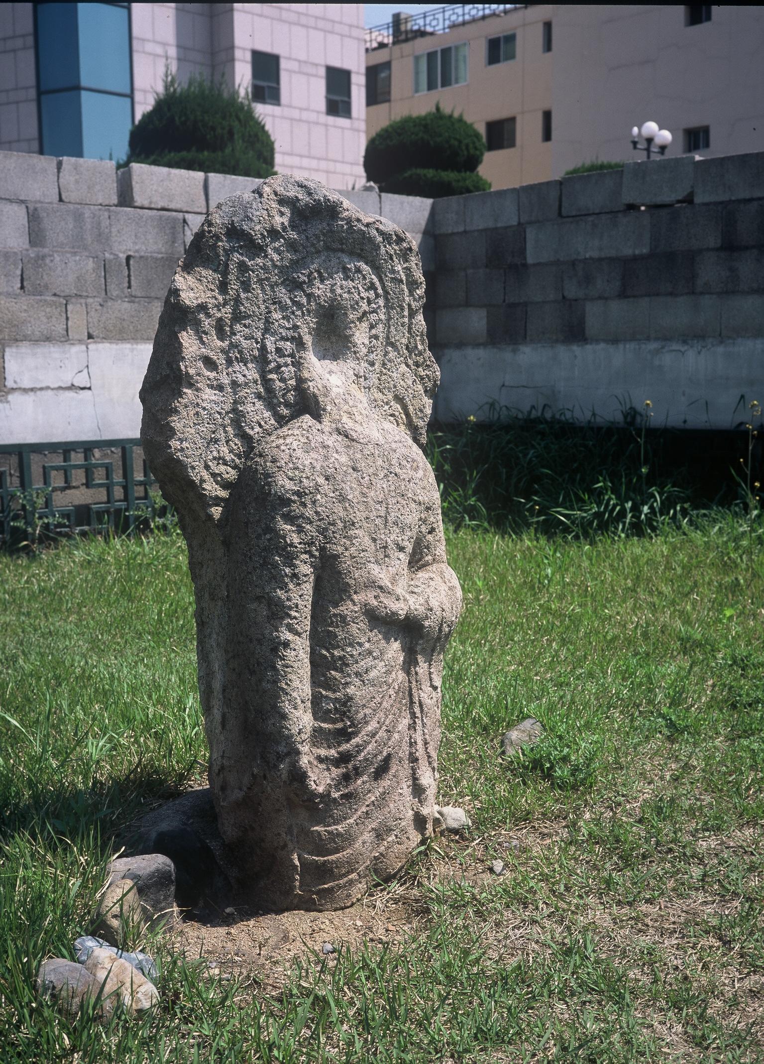노서동석불입상4