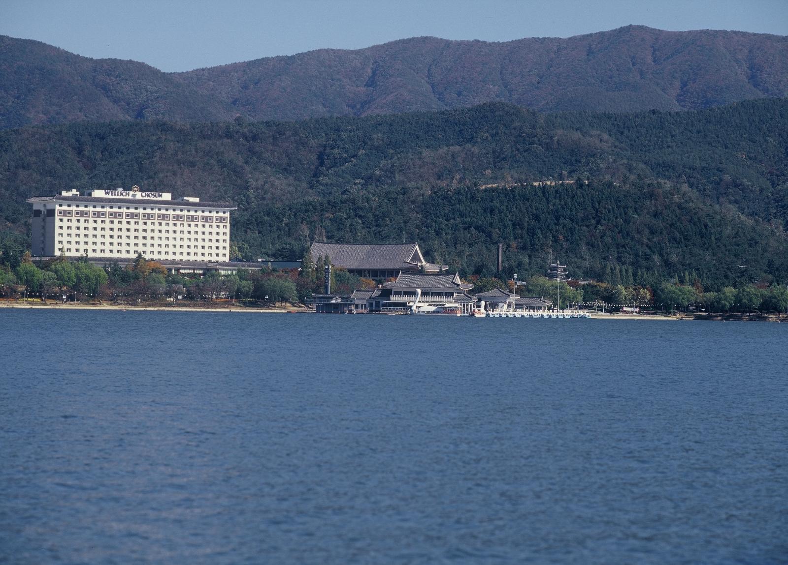 보문호전경
