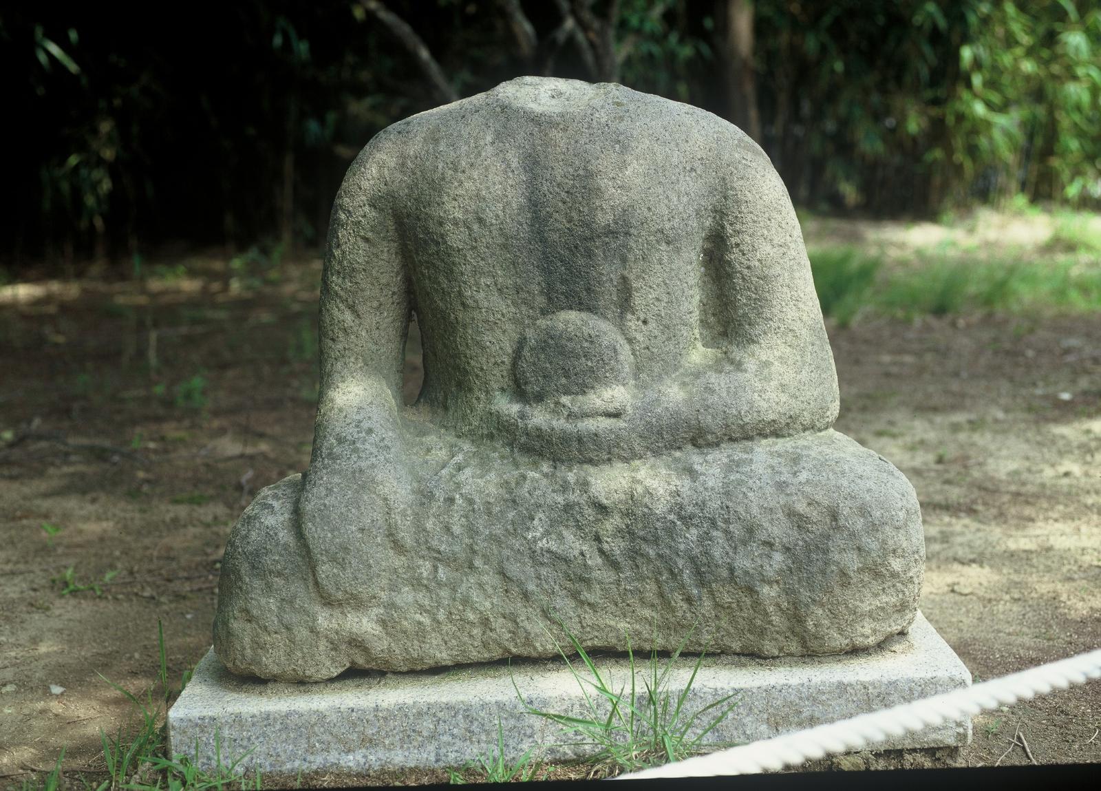 서부동석불좌상3