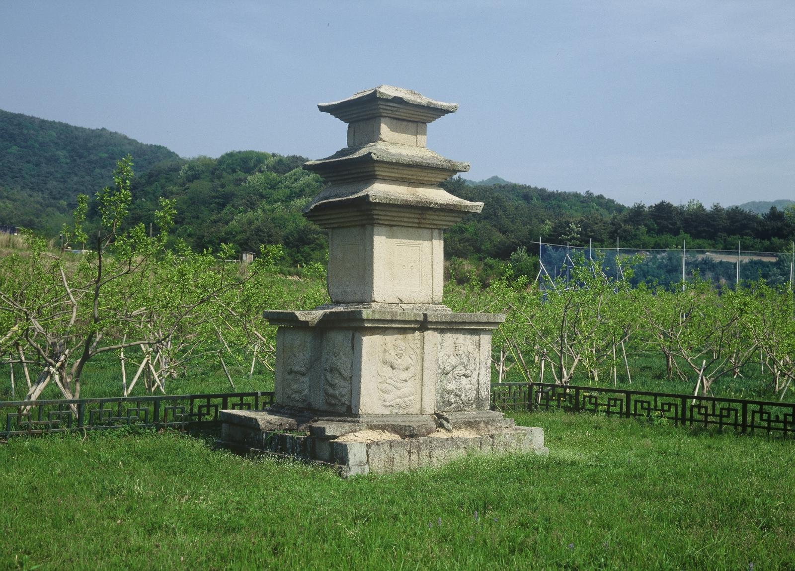 숭복사지삼층석탑